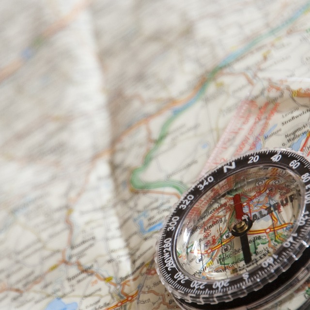 Orienteringsgrunder – så enkelt lär du dig att använda karta och kompass